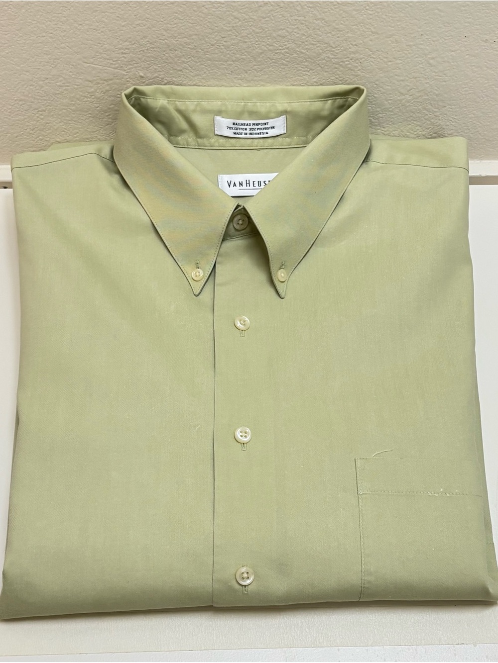 Van Heusen Men's Pale Green Button-Down Casual Shirt